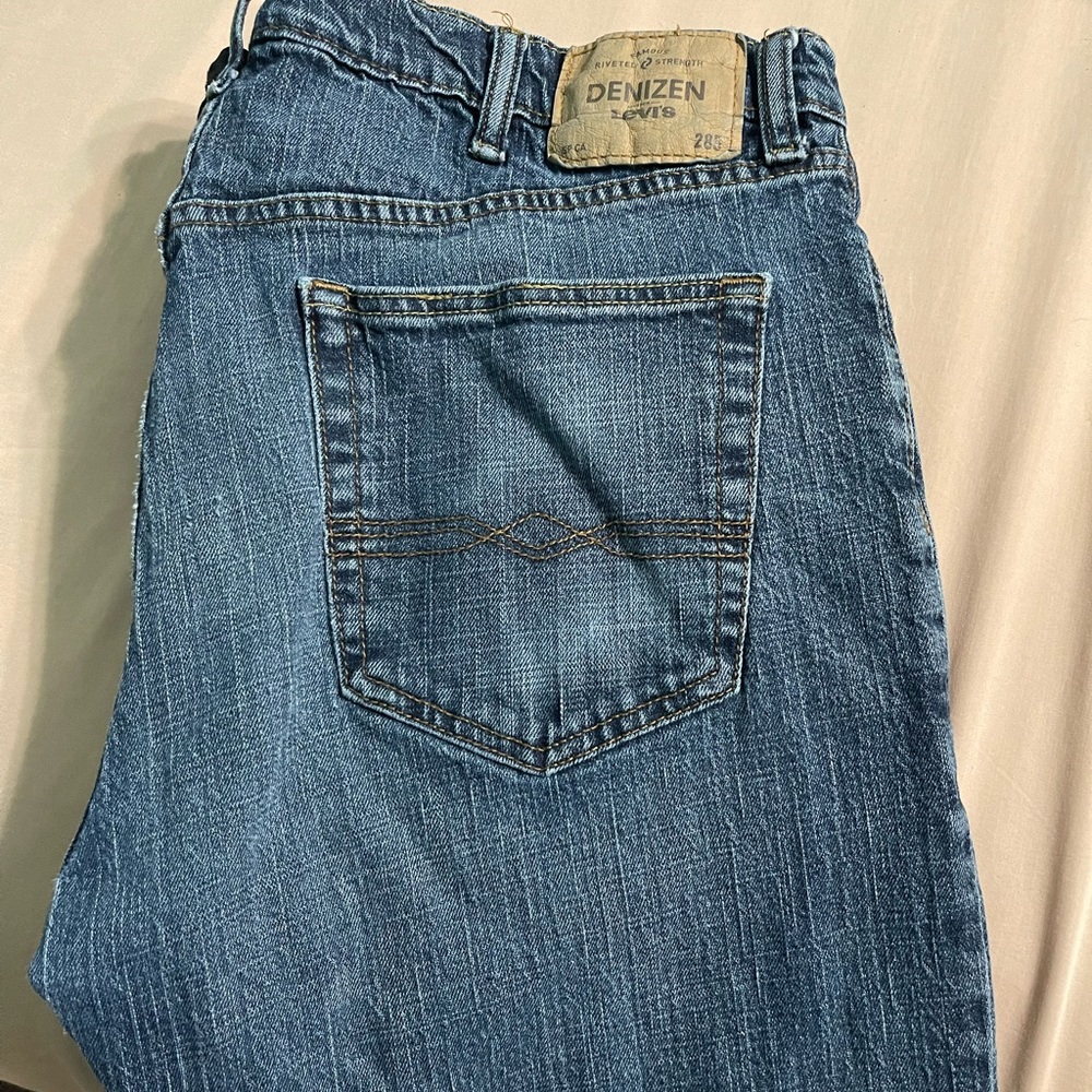Denizen 285 Relaxed fit jeans. 38x32